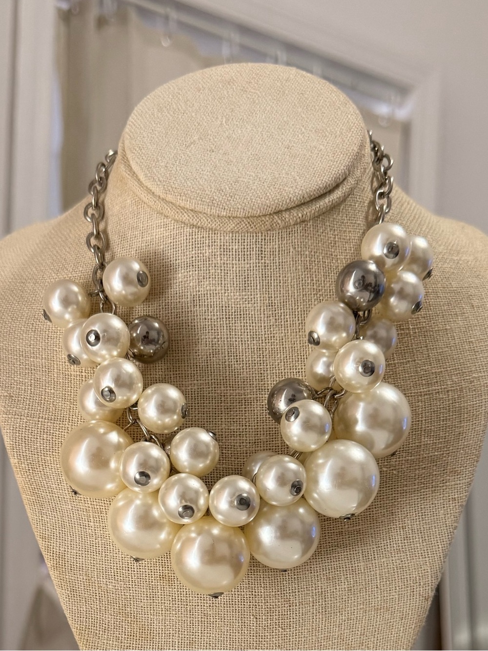 Chunky Faux Pearl Cluster Statement Bib Necklace - Picture 2 of 7